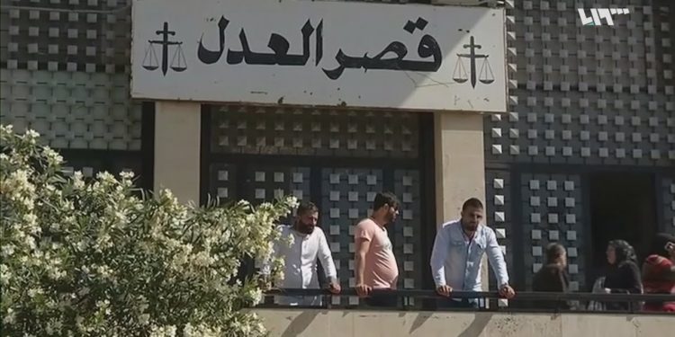 تقرير “كلما يموت واحد يقولوا يلي بعدو”.. السجناء السوريون بلبنان