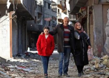 غلاء الإيجارات يدفع مئات العائلات للعودة إلى مخيم اليرموك المدمّر