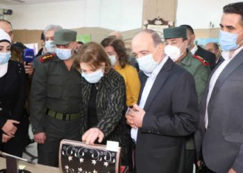 وسط التعذيب حتى الموت.. النظام السوري يقيم “حفلات ثقافية” في السجون