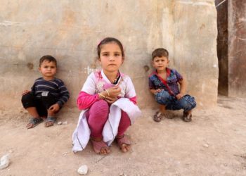 النظام السوري يحرم أطفال الفلسطينيين من مخصصات “البطاقة الذكية”