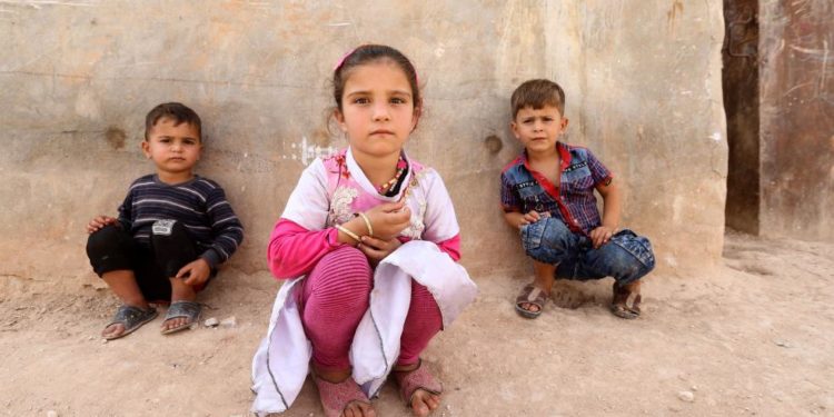 النظام السوري يحرم أطفال الفلسطينيين من مخصصات “البطاقة الذكية”