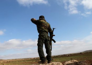 تواصل الاشتباكات قرب عين عيسى.. والتحالف يعتقل قيادياً بـ”داعش”