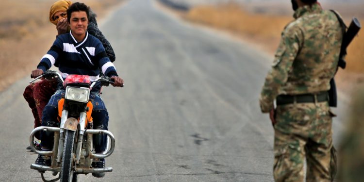 سورية: هدوء حذر في عين عيسى ولا اختراق في المفاوضات