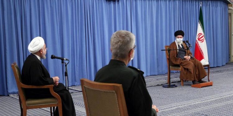 عندما يصوّت البرلمان الإيراني ضد الخميني يشكل ذلك خطوة أخيرة على طريق “القطع” مع إرث المؤسس