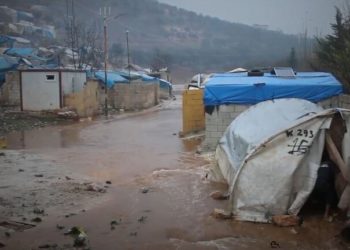 عواصف وسيول.. مناشدات لإغاثة قاطني مخيمات شمال غربي سورية