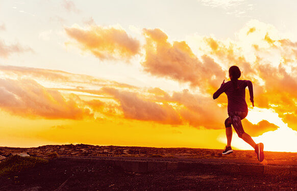 كيف نعيش؟ بل كيف ينبغي أن نعيش؟