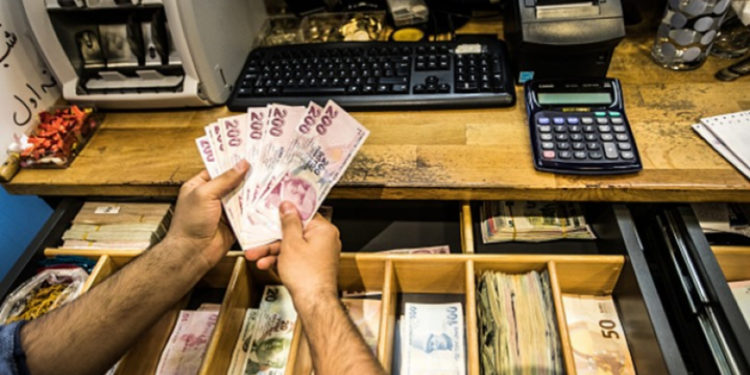 مشكلات خلّفتها “حرب العملات” شمال غربي سورية.. ما الحلول؟