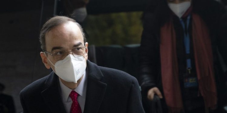 “معارضة” اللجنة الدستورية التي تمثلنا