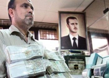 نظام الأسد يصادر الدولارات من المنازل.. والليرة تهبط إلى سعر قياسي