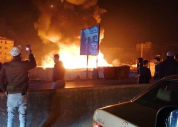 وصف لإحراق مخيمات للاجئين السوريين في المنية..وفرارهم إلى طرابلس