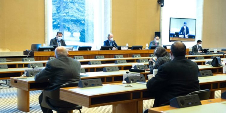 اللجنة الدستورية.. “العلم والنشيد الوطني” حاضران في طرح وفد النظام