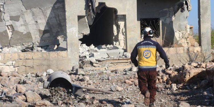 جوًا وبرًا.. قصف يستهدف مناطق سيطرة المعارضة في إدلب