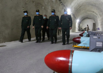 قاعدة صواريخ إيرانية على سواحل الخليج..وخلافات تعصف بإسرائيل