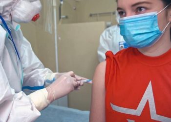 وزارة الصحة الروسية تدرس وثائق لقاح ثالث ضد كورونا لتسجيله رسميًا