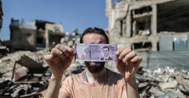 الأزمة الاقتصادية تخنق السوريين: هل تدفع النظام لطاولة المفاوضات؟