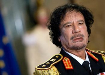 المحادثات السرية التي كادت أن تنقذ القذافي