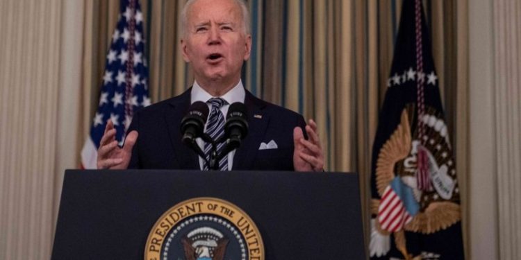 باحث أميركي: إدارة بايدن قد تشعل حربًا إقليمية بالعودة للاتفاق النووي مع إيران