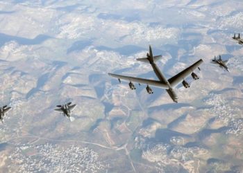 قاذفتان أمريكيتان في سماء الشرق الأوسط لطمأنة شركاء واشنطن