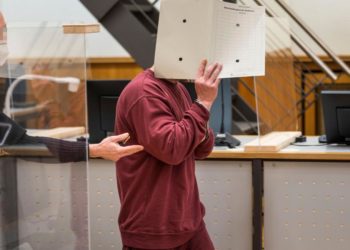 محاكمة مجرمي الحرب السوريين: رواية كبش الفداء والمنفذ الصغير