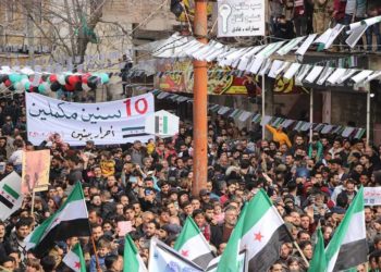 السوريون إلى الشوارع في ذكرى الثورة: الحق لا يموت