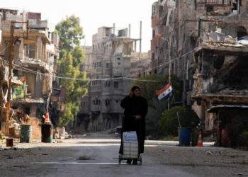 الحياة معطلة في مناطق النظام السوري… والأسد يتمسك بأولوياته