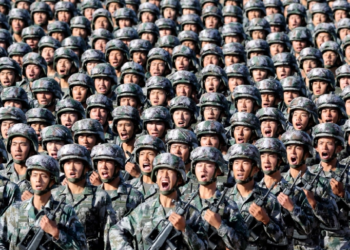 أطاح بعشرات القيادات العسكرية ويبني حاملات طائرات        خطة الرئيس الصينى لإعادة إحياء أكبر جيش في العالم