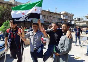 ترجمتُ رايتَها إلى أمّ اللغاتِ