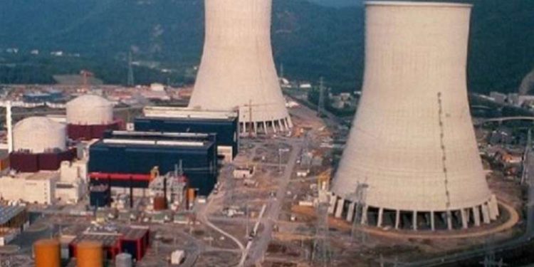 جيش الاحتلال الإسرائيلي يقول       إن الانفجار قرب مفاعل ديمونة وقع نتيجة لصاروخ سوري