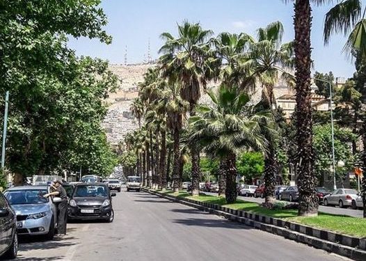 كيفَ أهواكَ وأهواهُ؟!!!!