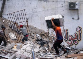 بايدن يحدد ملامح سياسته لإعادة الفلسطينيين والإسرائيليين إلى المفاوضات              حل الدولتين خيار «وحيد» وإسرائيل «دولة يهودية»