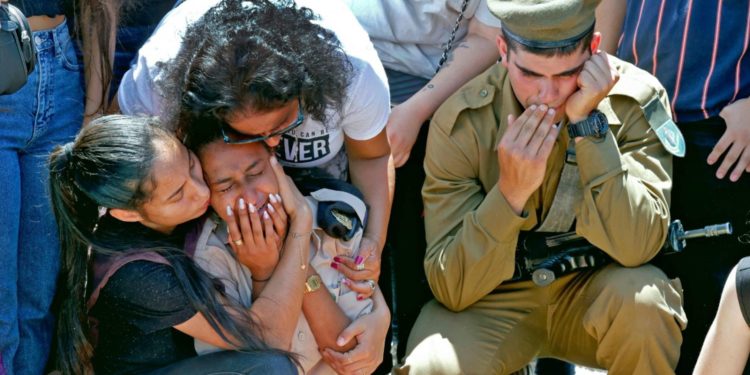 جدعون ليفي: أصبحنا بلا حماية وانصح الاسرائيليين بالهجرة