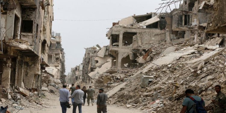 سماسرة يحاولون “استملاك” مخيّم اليرموك للاجئين قبل تنظيمه