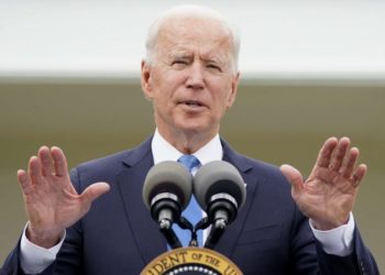 من القدس إلى غزة الفلسطينيون يصرخون       بصوت واحد حياتنا مهمة ويجب أن ينهار الجدار الحديدي