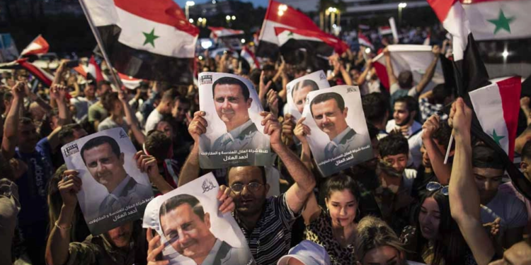 السلوك الاحتفالي الزائف في المسرحية الانتخابية