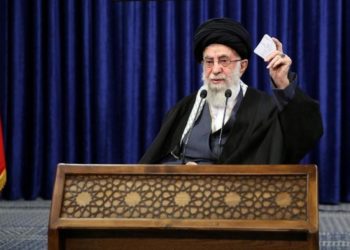 المرشد يلقي بورقة الفتوى لمواجهة دعوات مقاطعة الانتخابات 150 ناشطا سياسيا في الداخل والخارج وصفوا الاستحقاق بـ”المسرحية الموجهة”