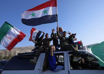 فصائل موالية لإيران ترد على الضربات الأمريكية                       باستهداف قاعدة في شرق سورية