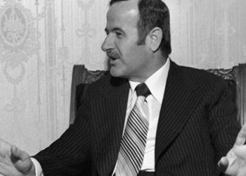 الأصابع البريطانية السوداء ، نموذج أوليفر كرومويل الأسدي