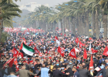 الديمقراطية كمدخل للوحدة