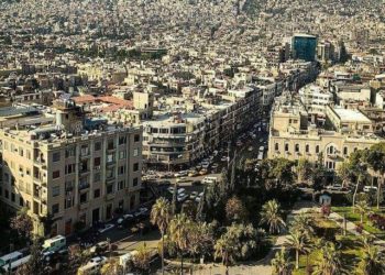 قِفي يا شامُ في جفْني دموعاً