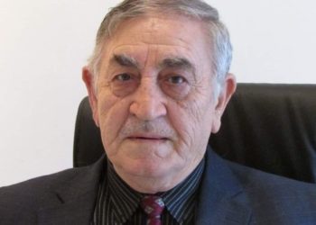 وفاة نائب رئيس “الائتلاف الوطني السوري” عقاب يحيى في إسطنبول بعد صراع مع المرض