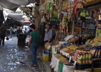 اتساع الفجوة بين الفقراء و«أثرياء الحرب» في مناطق الحكومة السورية