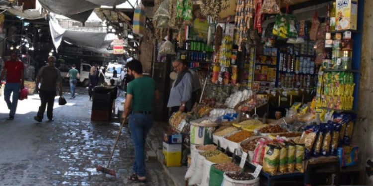 اتساع الفجوة بين الفقراء و«أثرياء الحرب» في مناطق الحكومة السورية