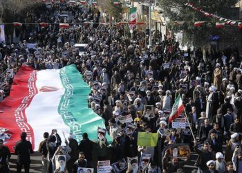 استكمال الثورة