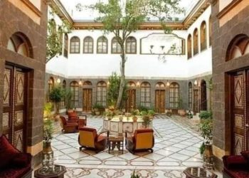 إني الشآميّ من يحيا على ظمأٍ