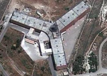 المعتقلون والمعتقلات