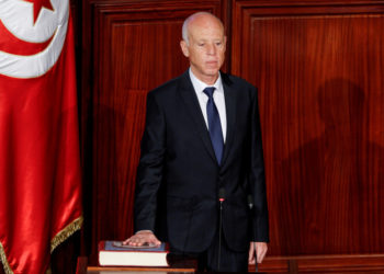 تونس: انقلاب أم إجراءات دستورية