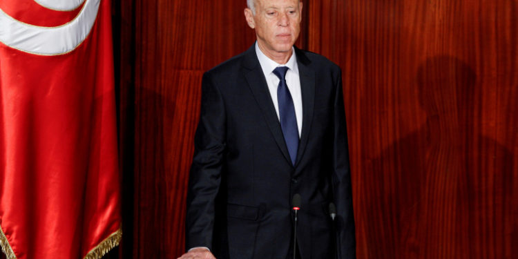 تونس: انقلاب أم إجراءات دستورية