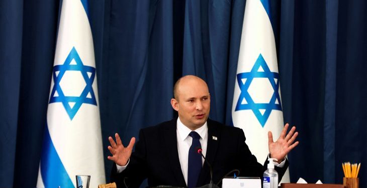 صحيفة عبرية: هل يذعن بينيت للعم سام؟