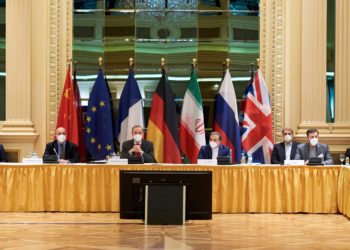 طهران تتهم واشنطن بـ”استغلال” محادثات فيينا للتفاوض حول سياستها الإقليمية والصاروخية