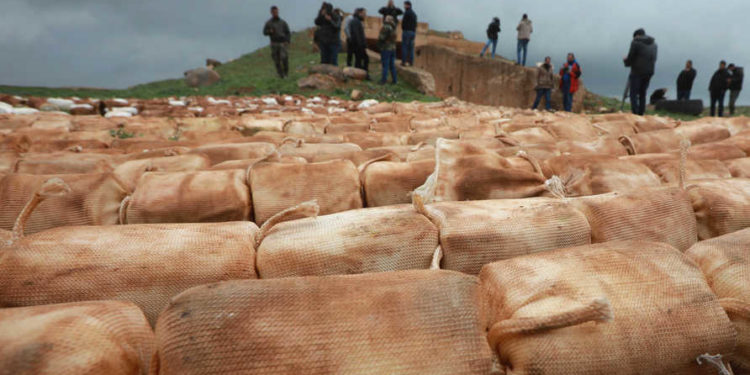 لا حل ولا اتفاق لكن التفاوض مستمر.. خفايا “صراع الأجنحة” في درعا